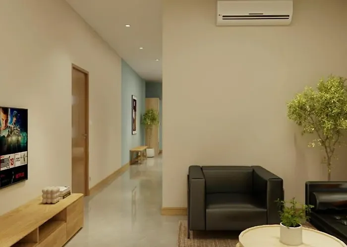 New Asok Grand Family 4br L Walk To Bts,mrt L 10 Guests L Parking L Open April 2026 Bangkok
