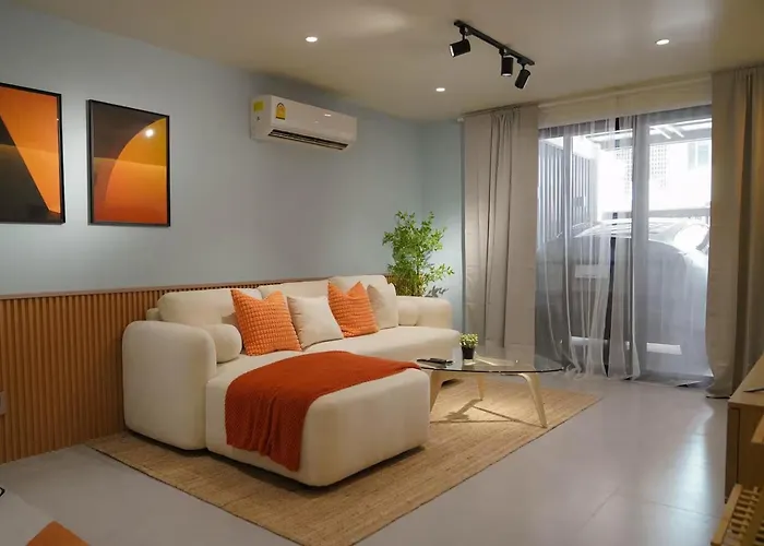 New Asok Grand Family 4br L Walk To Bts,mrt L 10 Guests L Parking L Open April 2026 Bangkok