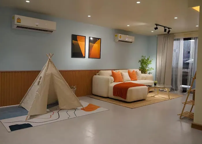 New Asok Grand Family 4br L Walk To Bts,mrt L 10 Guests L Parking L Open April 2026