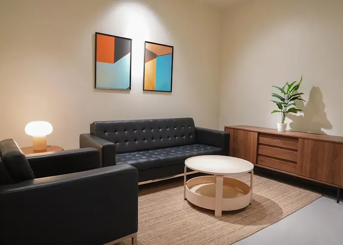 New Asok Grand Family 4br L Walk To Bts,mrt L 10 Guests L Parking L Open April 2026