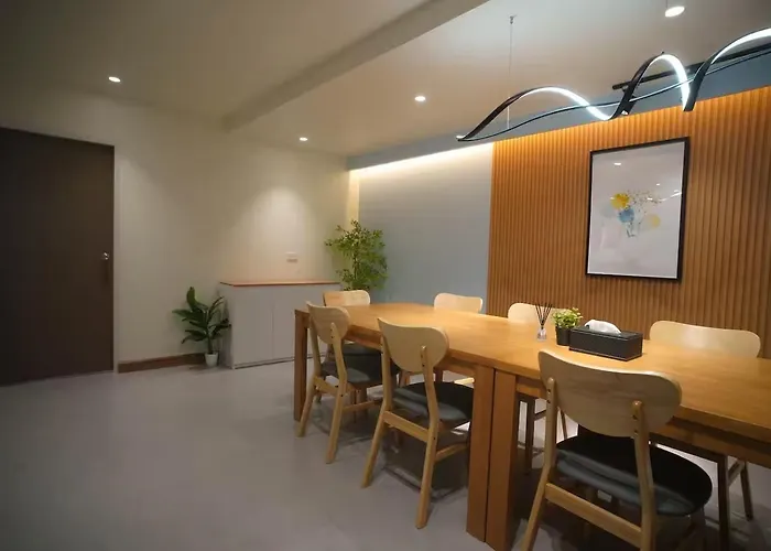 Appartement New Asok Grand Family 4br L Walk To Bts,mrt L 10 Guests L Parking L Open April 2026 Bangkok