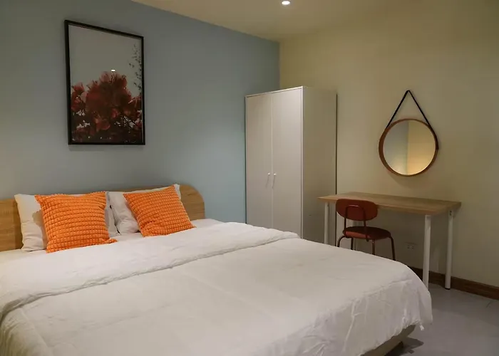New Asok Grand Family 4br L Walk To Bts,mrt L 10 Guests L Parking L Open April 2026 * Bangkok