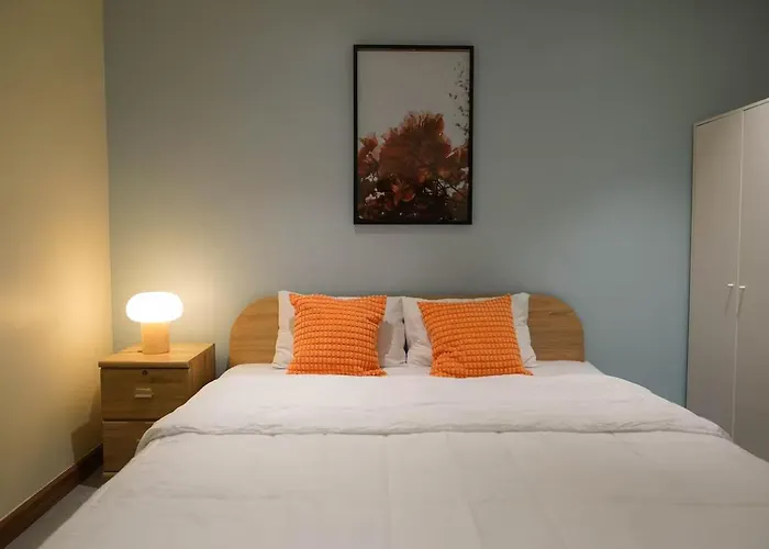 New Asok Grand Family 4br L Walk To Bts,mrt L 10 Guests L Parking L Open April 2026