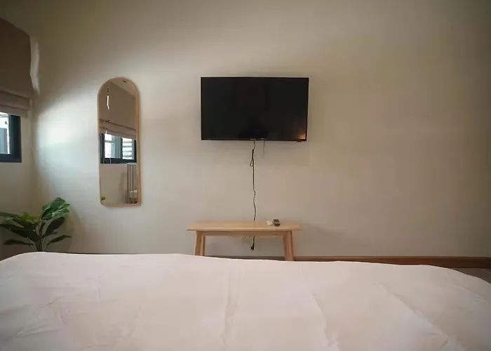 New Asok Grand Family 4br L Walk To Bts,mrt L 10 Guests L Parking L Open April 2026 * Bangkok