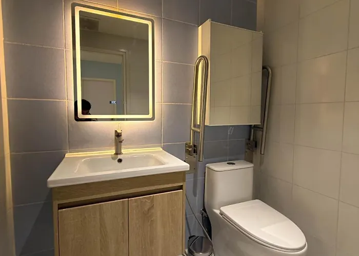 Appartement New Asok Grand Family 4br L Walk To Bts,mrt L 10 Guests L Parking L Open April 2026 Bangkok